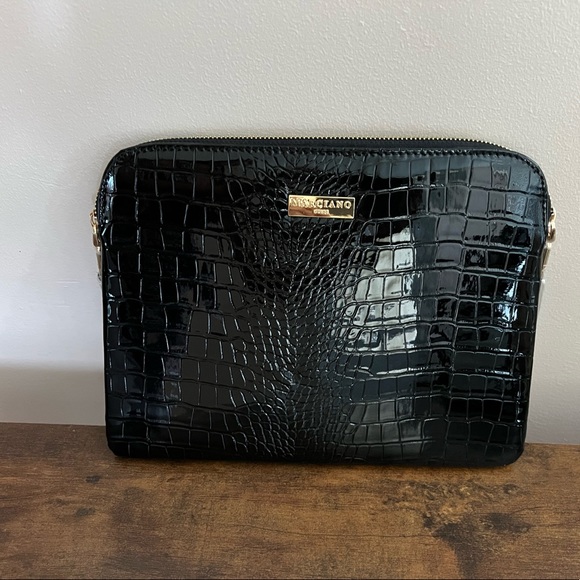 Marciano Clutch - Picture 1 of 2